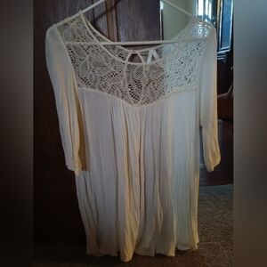 Elegant Cream Lace Women's Flowy Quarter Sleeve Top